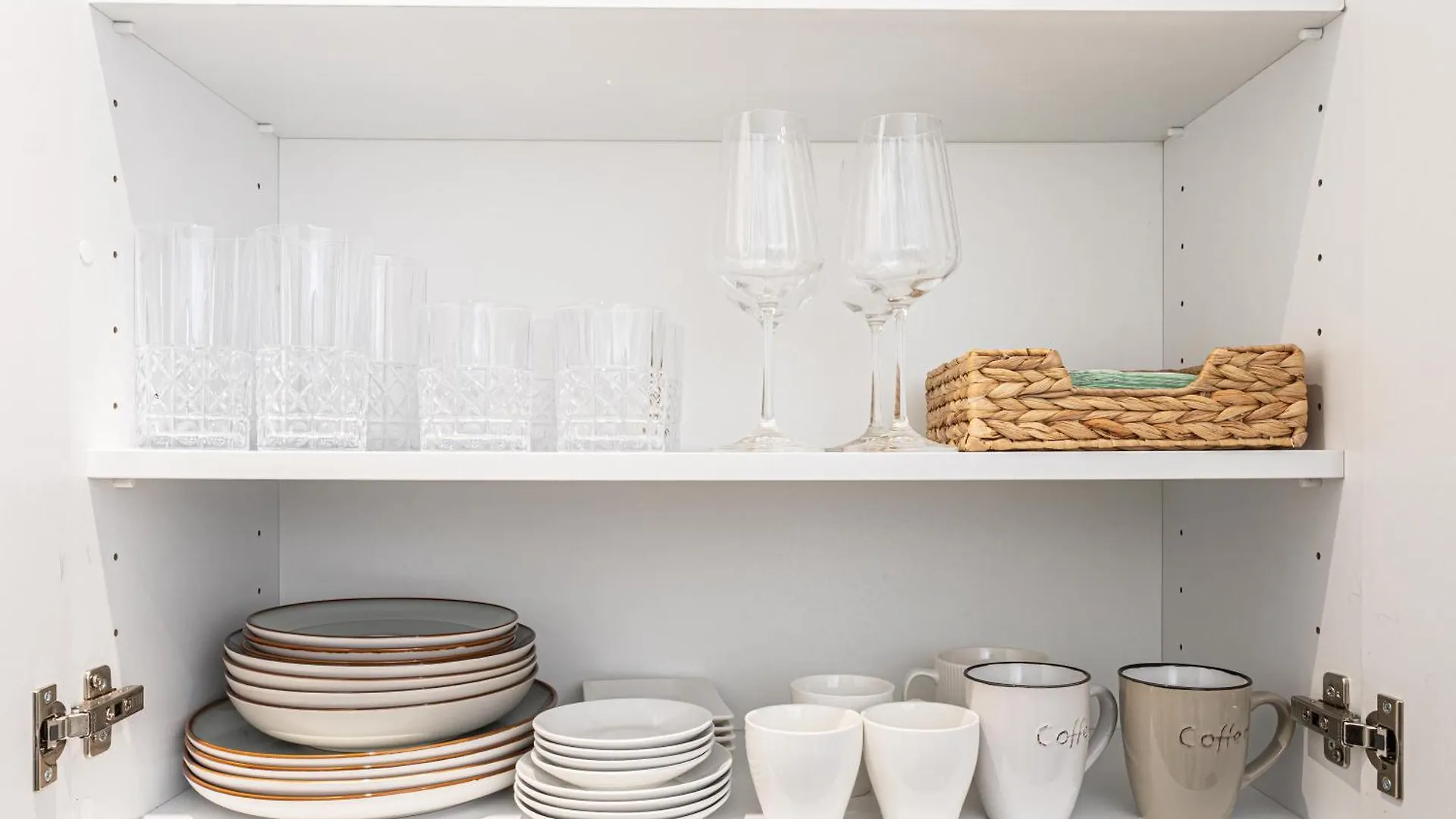 Homestay Studio Apartment - Central - Kitchen - Self Check In Basel